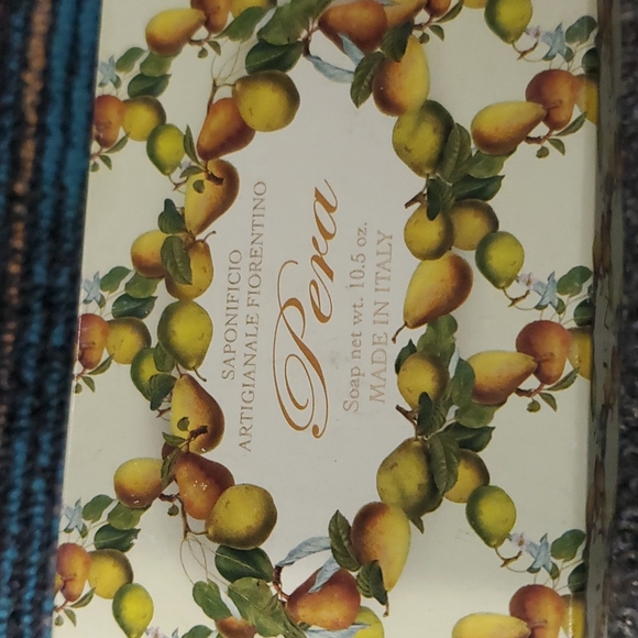 Saponificio Artgianale Fiirentinio Pera Pear Soap 10.5 oz - Picture 3 of 4